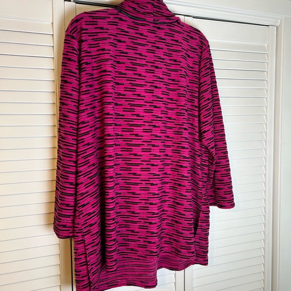 Multiples Textured Fuchsia Tunic with removeable infinity scarf, Size 1X    NWOT - Picture 2 of 13